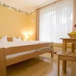 Haus Linden Hotel Prerow